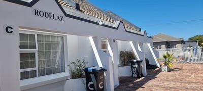 Apartment / Flat For Rent in Goodwood Central, Goodwood